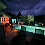 Bella & Flocon & Carnotzet Private Pool & Min 1 Week Saturday To Saturday (adults Only) Lägenhet Savièse