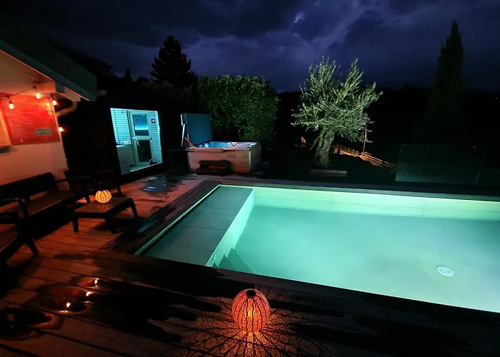 דירה Bella & Flocon & Carnotzet Private Pool & Min 1 Week (adults Only) *